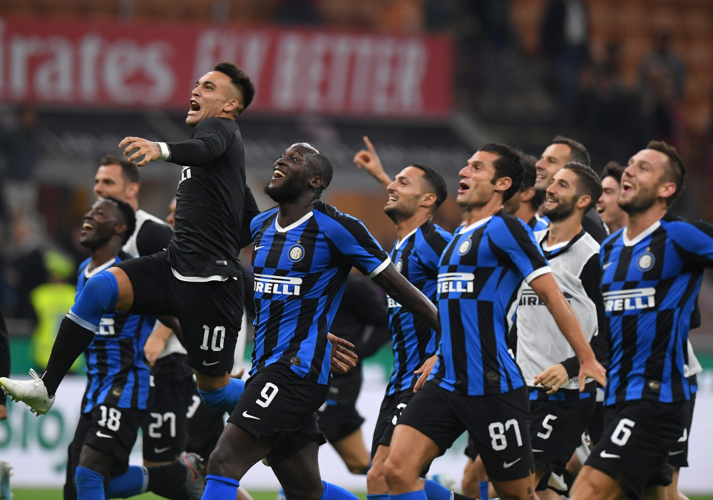 他肩负着赢得高尔夫赛事和保住美巡赛参赛资格的双重压力。目前单独排名第二的里奇·卡斯蒂略有望一举两得。 来源：美巡赛PGATOUR官方推特